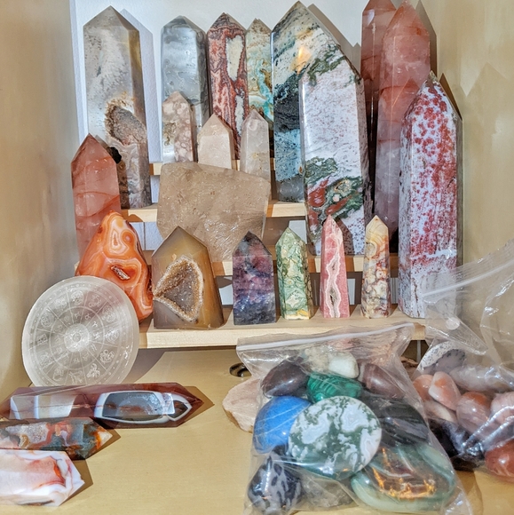 L CRYSTAL MYSTERY BOX ( $380-580 retail value) - Picture 9 of 12